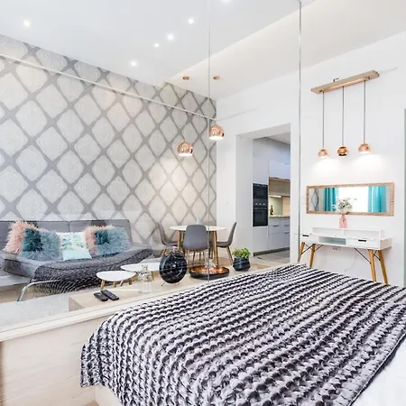 Designer In The Heart Of Apartment