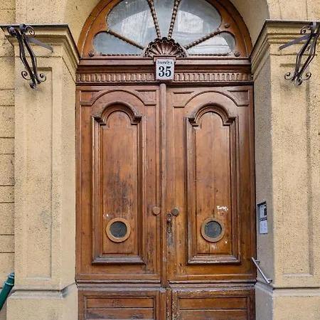 Apartment Designer In The Heart Of
